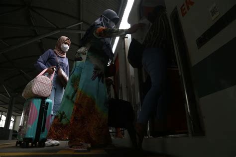 Naik Kereta Tak Perlu Swab Daop Ii Tetap Sediakan Tes Antigen