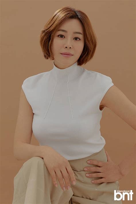 그녀의 남편 될 사람은 전처를 몇이나 죽였다는 잔악한. 패션엔 :: 견미리, 50대 맞아? 변치 않는 품격 우아한 페미닌룩