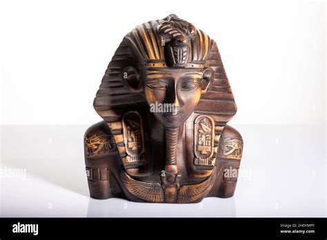 Egyptian Pharaoh Mask Hi Res Stock Photography And Images Alamy