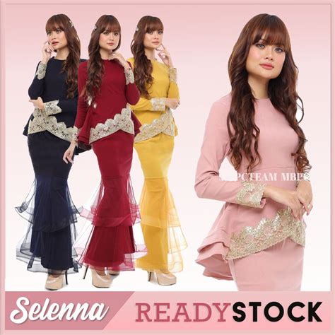 Kelima bridesmid di atas memakai dasaran kebaya jenis gaun. SELENNA • Baju Kurung Moden Lace Organza Muslimah - Baju ...