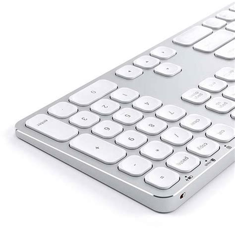 Satechi Aluminum Bluetooth Keyboard With Numeric Keypad Gadgetsin