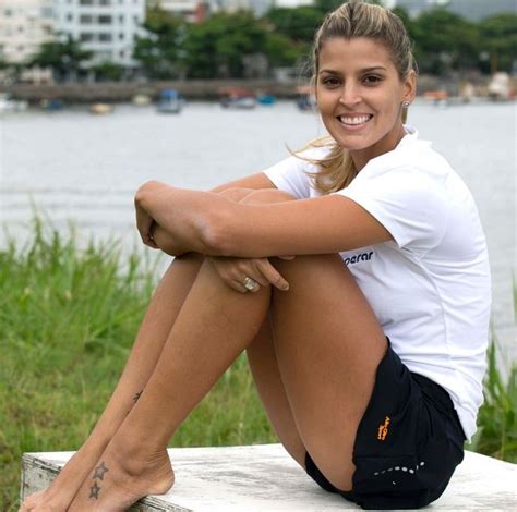 Η Mari Paraiba μέλος της ολυμπιακής ομάδας βόλεϊ της Βραζιλίας ολόγυμνη pics