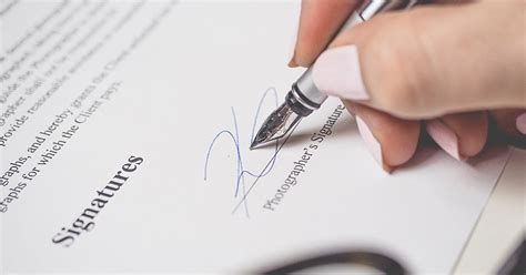 Kontrak pkwt dibuat berdasarkan atas jangka waktu atau selesainya suatu pekerjaan tertentu. Jangan Tanda Tangan Surat Kontrak Kerja Sebelum Menimbang ...