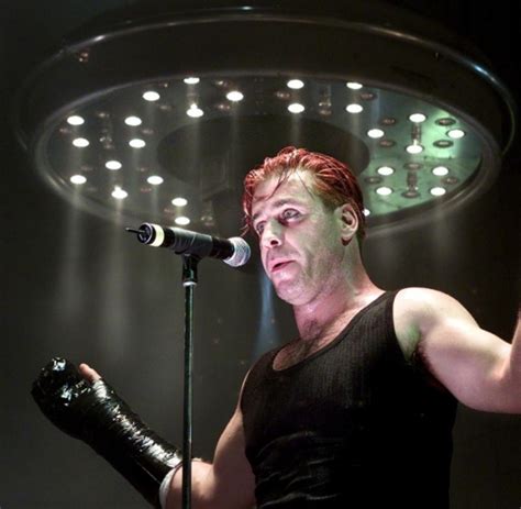 Rammstein operiert in ihren liedern immer wieder mit provokationen. Leute: Rammstein-Sänger Till Lindemann hasst Lärm - WELT