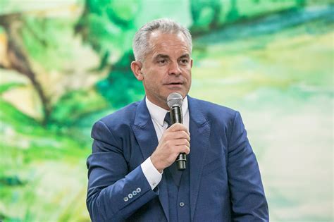 Introdu cuvântul căutat și apasă enter. Proprietățile deținute de Vlad Plahotniuc - din România ...