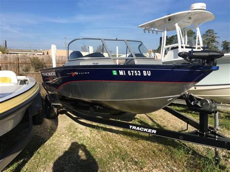 2013 Tracker Pro Guide V 175 Wt Freshwater Fishing Boat