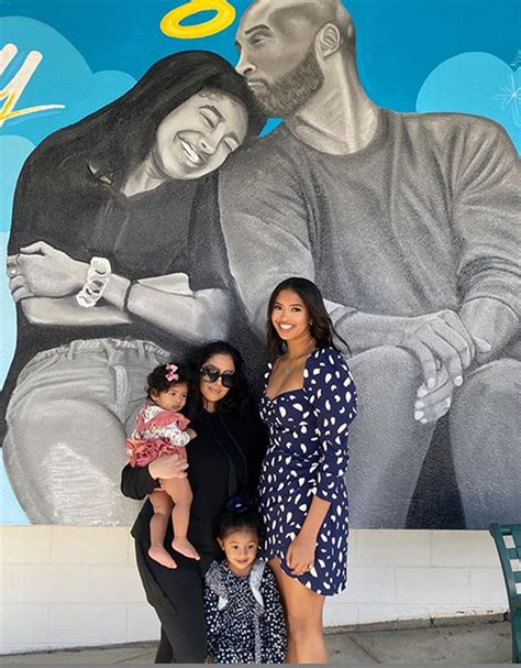 Vanessa bryant is the wife of late kobe bryant. Vanessa Bryant comparte una emotiva foto familiar delante ...