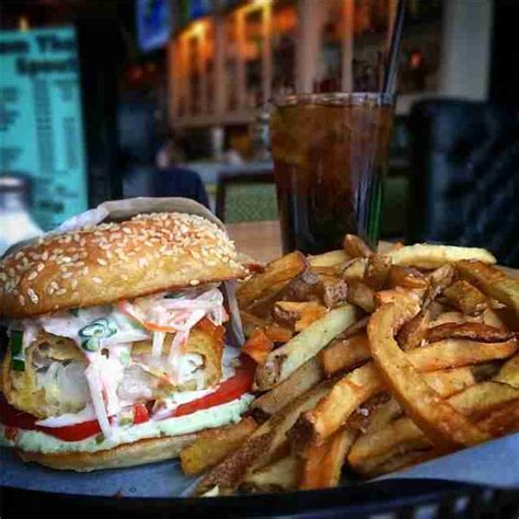 The 13 Essential Places To Eat Near Penn State Thrillist