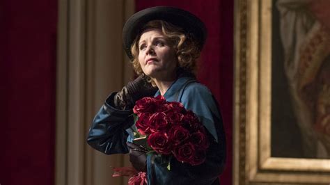 Review Renée Fleming Shines In A Handsome Production Of Der Rosenkavalier At Londons Royal