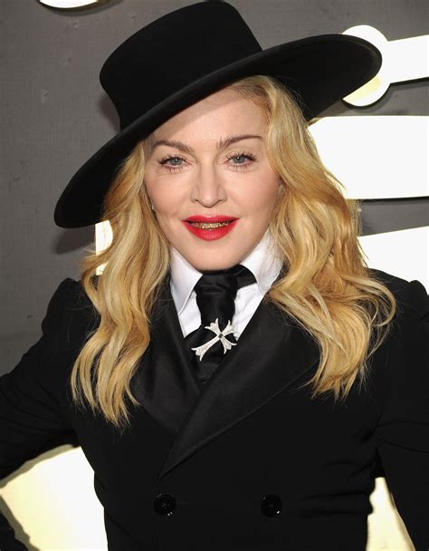 Madonnas Hair And Makeup At The Grammys 2014 Popsugar Beauty