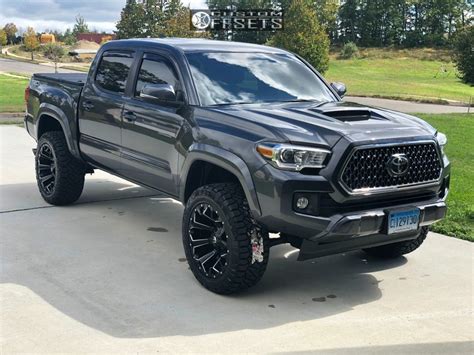 Pictures Of Toyota Tacomas With Custom Wheels