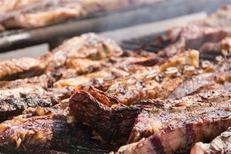 aˈsaðo) is the technique and the social event of having or attending a barbecue in various south american countries, especially argentina and uruguay where it is also a traditional event. Asado Argentino - Servicio a domicilio para Madrid y ...
