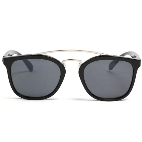 Lunettes de soleil tendance noir Buck lunette soleil classe livré 48h