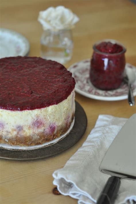 Prepare crumb crust by mixing the graham cracker crumbs, 2 t. 6-Inch Raspberry Cheesecake | Cheesecake, Cheesecake ...