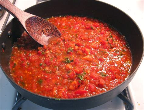 Tan In The Kitchen Classic Tomato Sauce