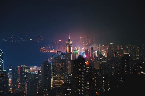 wow  foto pemandangan kota  malam hari arti gambar