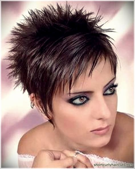 Best Pixie Haircuts For Round Faces