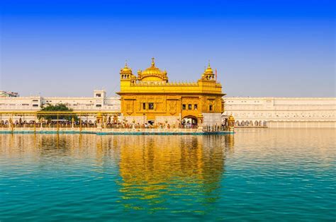 The golden temple is situated at amritsar sahib punjab in india. 15 Beautiful Golden Temple Images Taken By Pro ...
