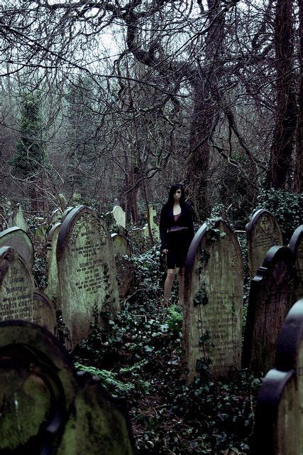 Pin By Whoami On Spooky And Scary Cemeteries Old Cemeteries Graveyard