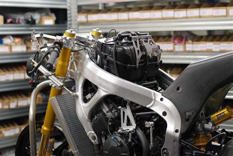 Building Moto2 Honda Cbr Race Bike Engines Take A Behind The Scenes