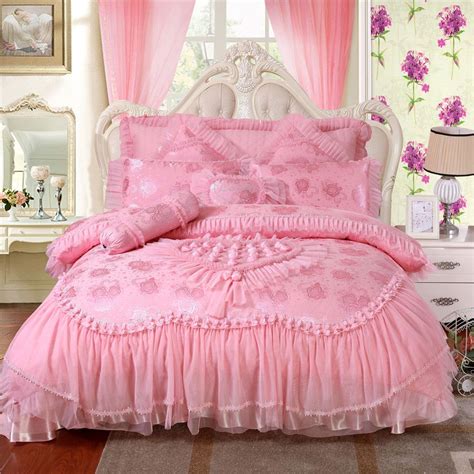 Luxurious Red Pink Bedding Sets Fashion Wedding Bedding Set Silk Satin Embroidery Home Textile
