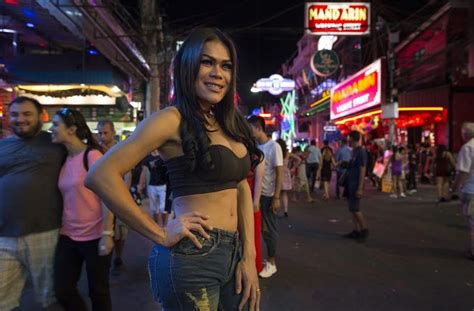 pattaya the world s largest lawless red light district in thailand with 27 000 prostitutes photos