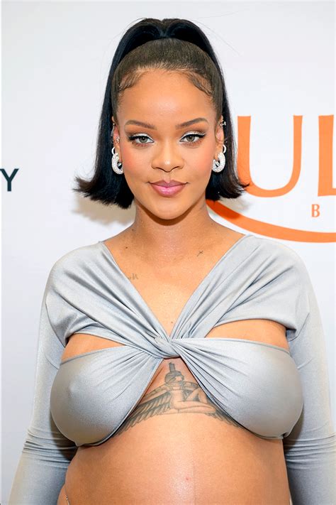 Rihanna Shares A No Makeup Instagram Pamper Video In Only Her Bra Beautynewsuk