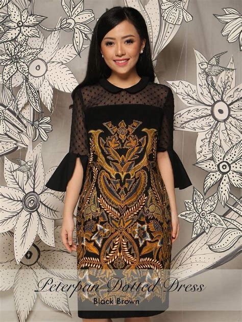 See more ideas about dress brokat, kebaya dress, fashion. Model Gaun Batik Flores Wanita di 2020 | Wanita, Pakaian ...