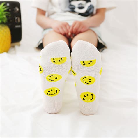 Cute Sex Young Girl Tube Socks Ladies Smiling Face Combed Cotton Socks
