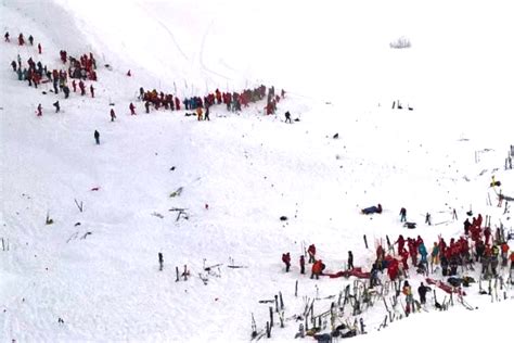 Tres Montañeros Muertos Por Aludes En Los Alpes Suizos
