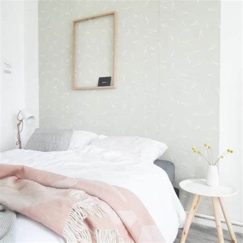 Il letto matrimoniale a scomparsa ikea non prevede soluzioni di chiusura a parete ma divani letto che possono trasformarsi con efficacia in letti supplementari. Idee per decorare la testata del letto matrimoniale in maniera fai da te | Chizzocute
