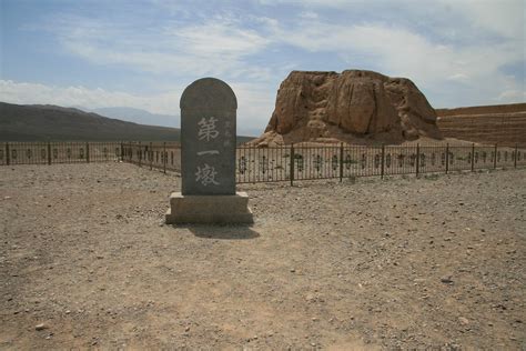 At its highest peak, you can see acres of north korean territory, including a small air force base. Western End of the Great Wall of China | Jiayuguan ...