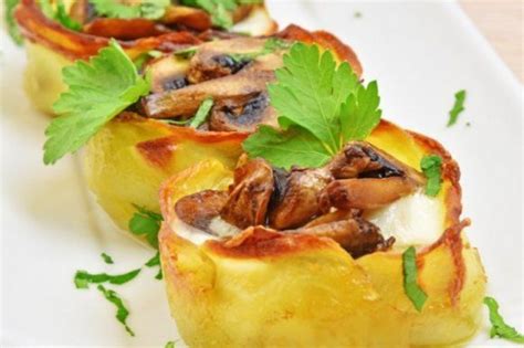 Scopri su cucchiaio d'argento le ricette con mozzarella da preparare direttamente a casa tua: Cestini di patate ripieni | Ricetta | Patate ripiene, Idee ...