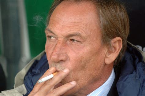 Prezident miloš zeman se rozhodl, že začne kvůli nemocným nohám používat invalidní vozík. Zdeněk Zeman: "Io senza calcio sto male" ⋆ lagoleada.it