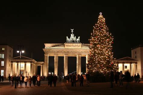 Brandenburg Gate At Christmas Christmas In Germany German Christmas