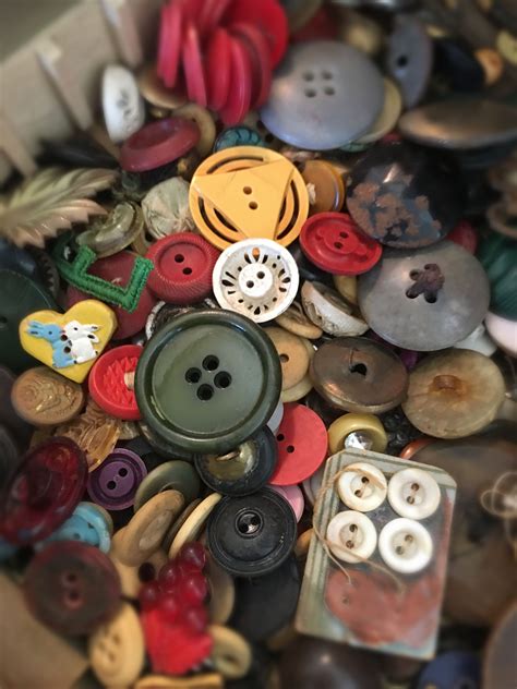 Pin By Jeanie Loggins On Antiquevintage Buttons Vintage Buttons