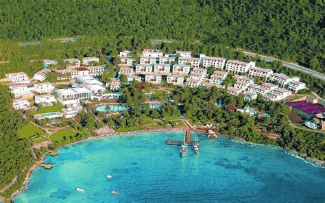Lujo bodrum, with its minimal architectural style, natural colors and spectacular aegean view, blends comfort and luxury with such delicate balance and an artistic rigor to give you more pleasure than a masterpiece can offer. Best Luxury Hotels in Bodrum