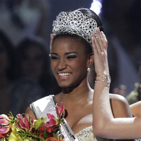 Leila Lopes Miss Angola Coronada Como Miss Universo Gala Final De Miss Universo