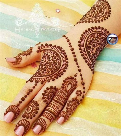40 Latest Mehndi Designs To Try In 2019 Bling Sparkle Henna Hand