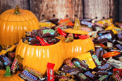 25 Halloween Candy Basket Ideas