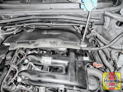 Retaining the asv means the engine still remains smooth when switching off the ignition. BMW X3 (2003 - 2010) 2.0d - Air filter change - Haynes Publishing