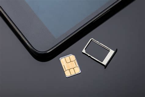 ドコモ端末のsimカードを入れ替える方法！手順や注意点などを解説 Iphone格安sim通信