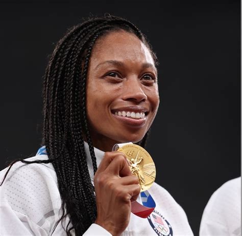 allyson felix wins record setting 11th olympic medal after 4x400 meter win