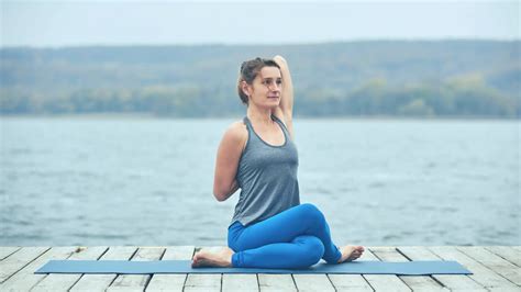 Gomukhasana Arms A 5 Minute Yoga Hack For Your Shoulders Yogauonline