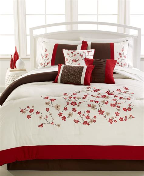 Kira 7 Pc Embroidered Comforter Set Bed In A Bag Bed And Bath Macys Corchas De Cama