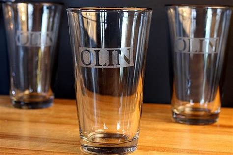 Jetzt können sie die gut sichtbaren außenkonturen auf dem glas reissen. Wie Sie selber Glas gravieren können