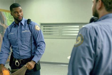 That Hot New Prison Guard From Orange Is The New Black Is Worth Going