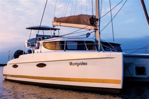 Monty6 Barefoot Yacht Charters