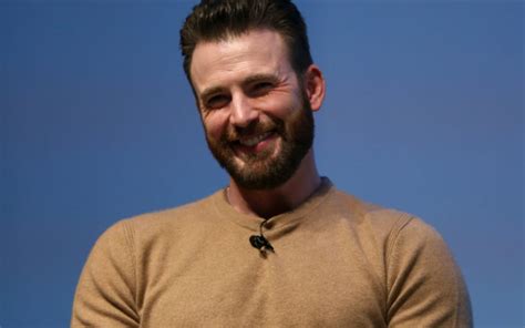 Chris Evans Accidentally Shared His Own Nsfw Photos And The Internet Saved Him The Rose