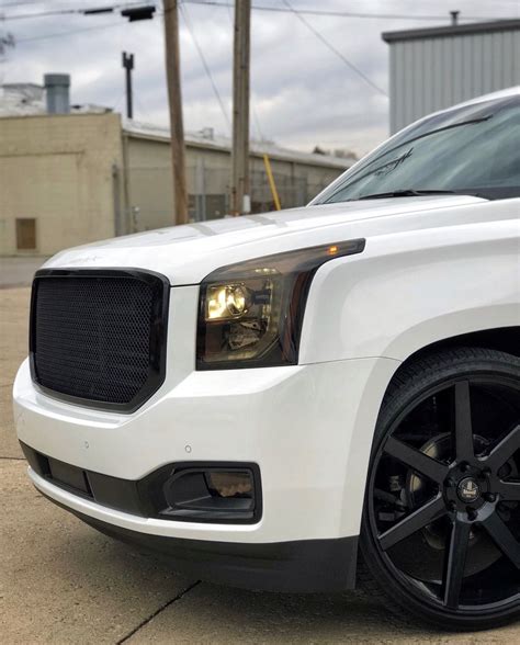 Gmc Yukon White With Black Rims